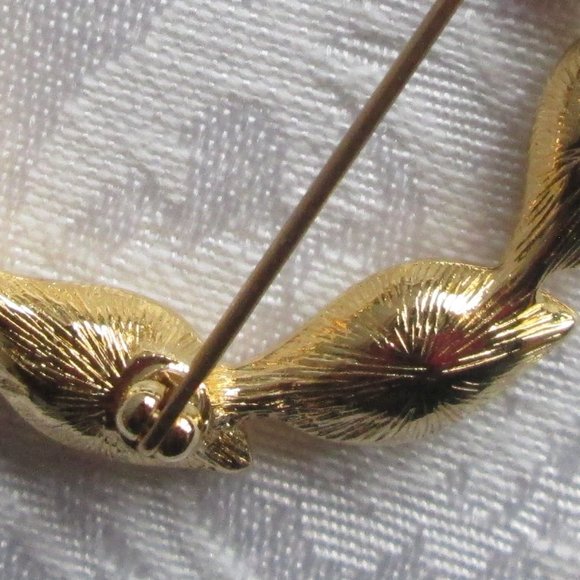 ๐ MONET GOLD ROUND SWARVORSKI CRYSTAL LEAF BROOCH โ VINTAGE ๐ - Picture 13 of 13